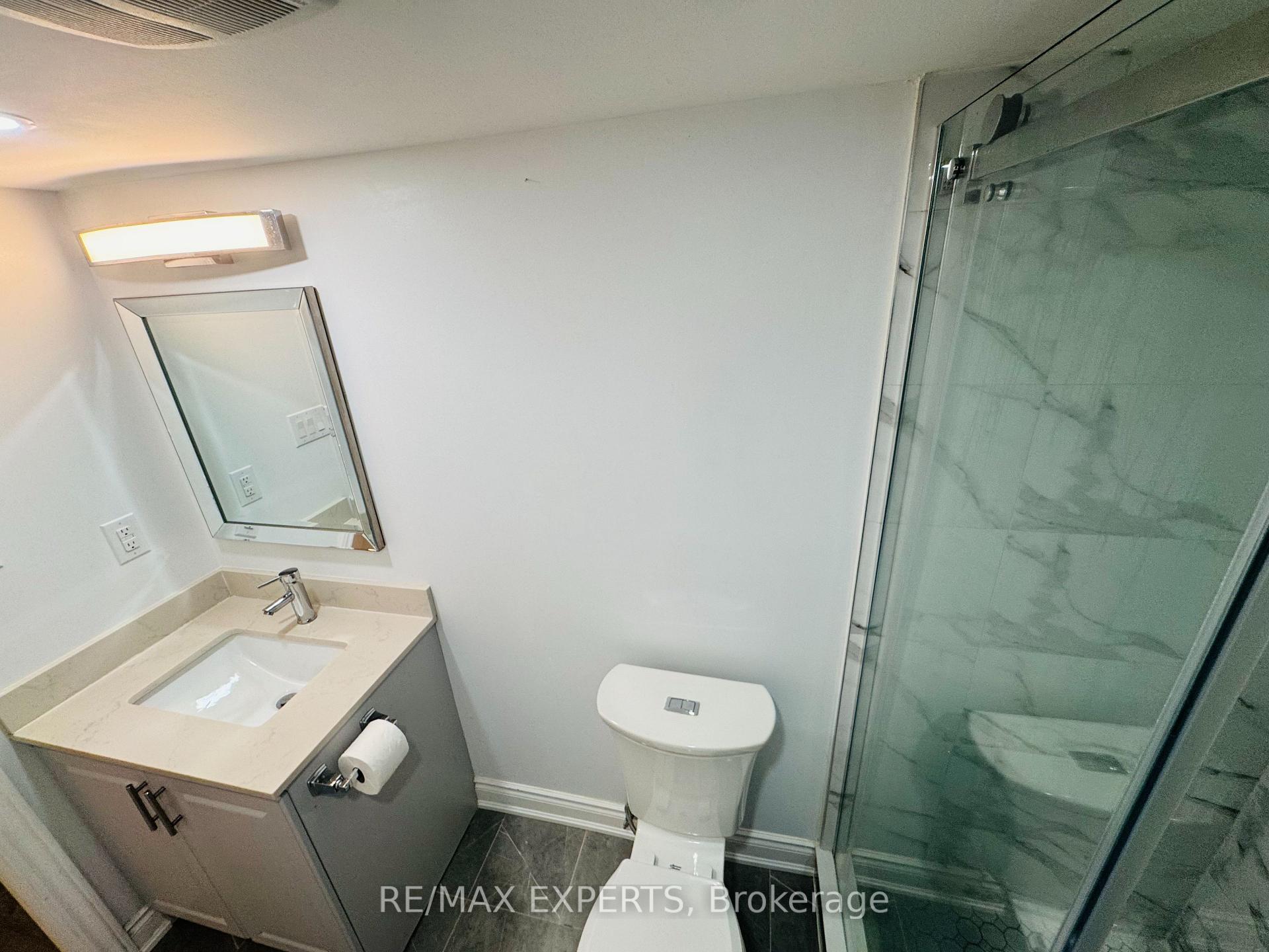 Photo 9 of 117 Baffin Crescent, Brampton, Northwest Brampton — HOMEH
