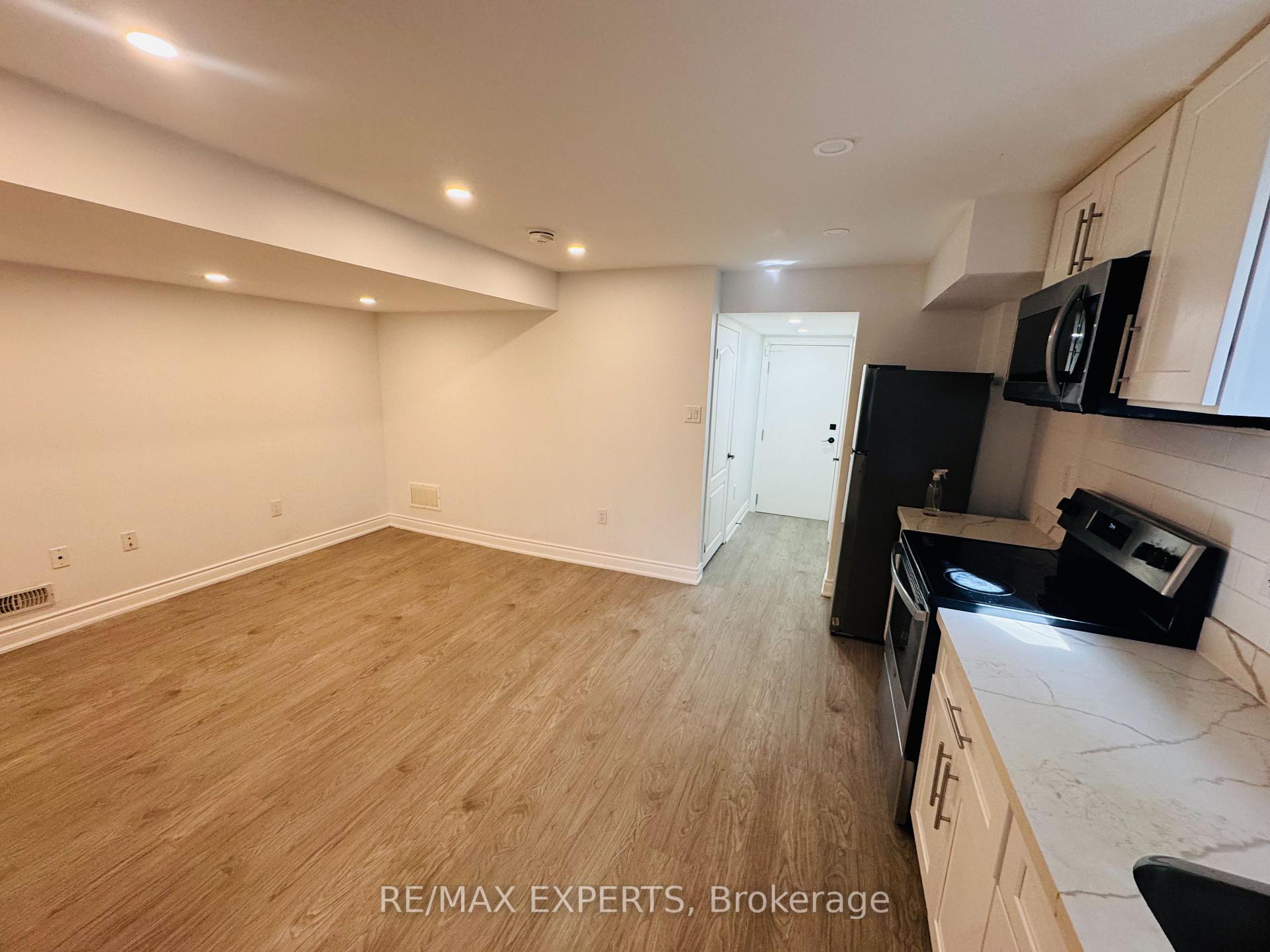 Photo 10 of 117 Baffin Crescent, Brampton, Northwest Brampton — HOMEH