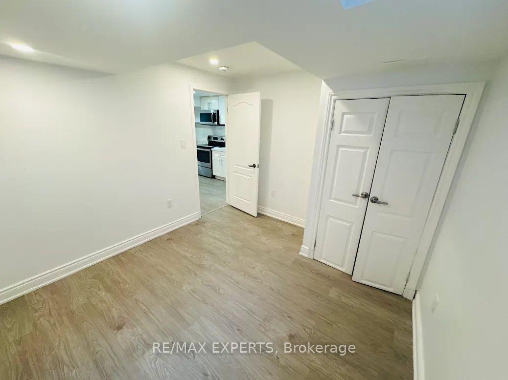 Photo 15 of 117 Baffin Crescent, Brampton, Northwest Brampton — HOMEH