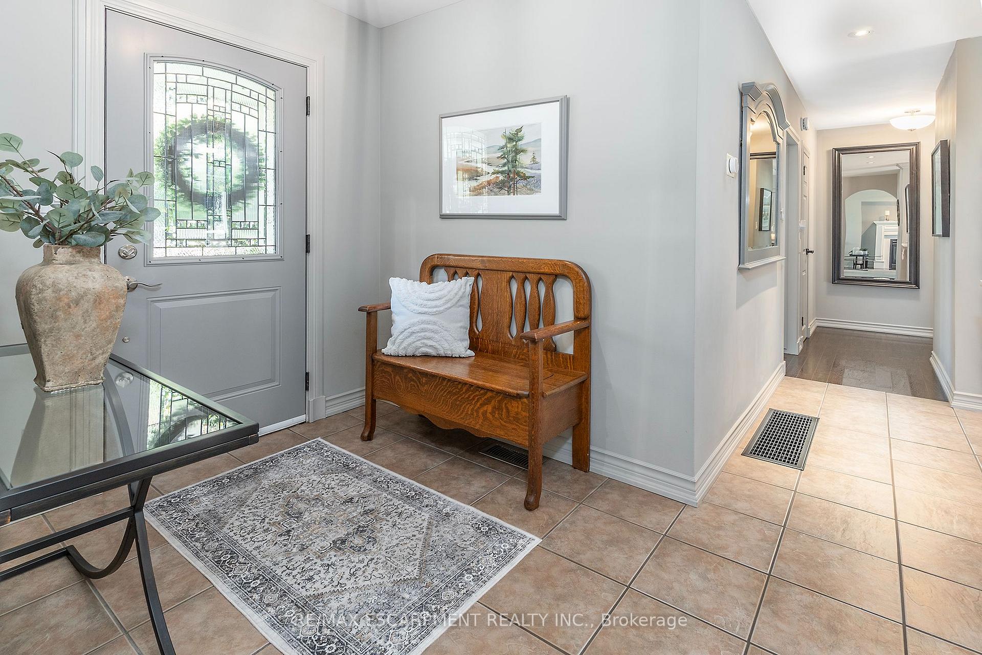 Photo 5 of 66 Garden Avenue, Hamilton, Ancaster — HOMEH