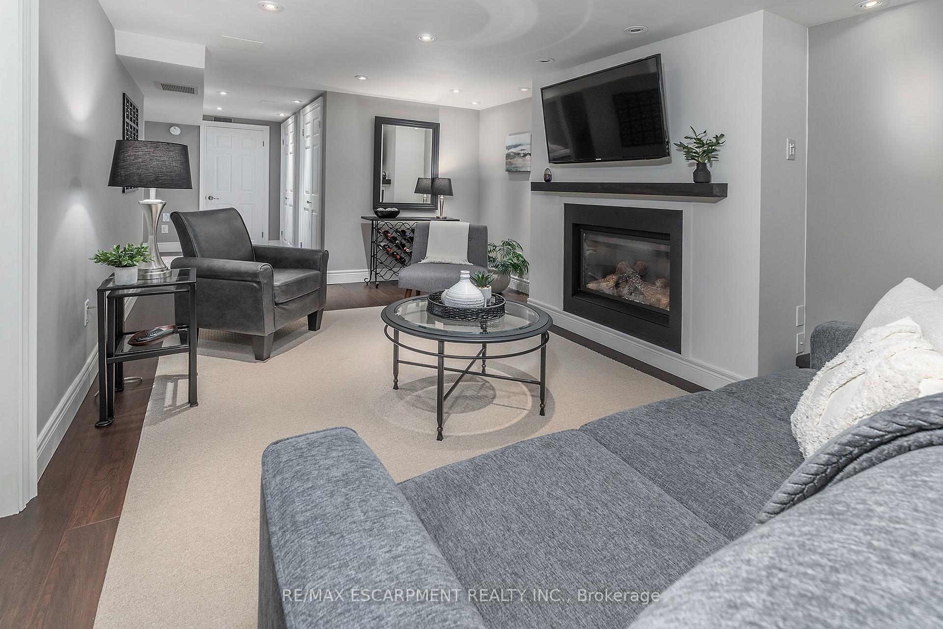 Photo 32 of 66 Garden Avenue, Hamilton, Ancaster — HOMEH