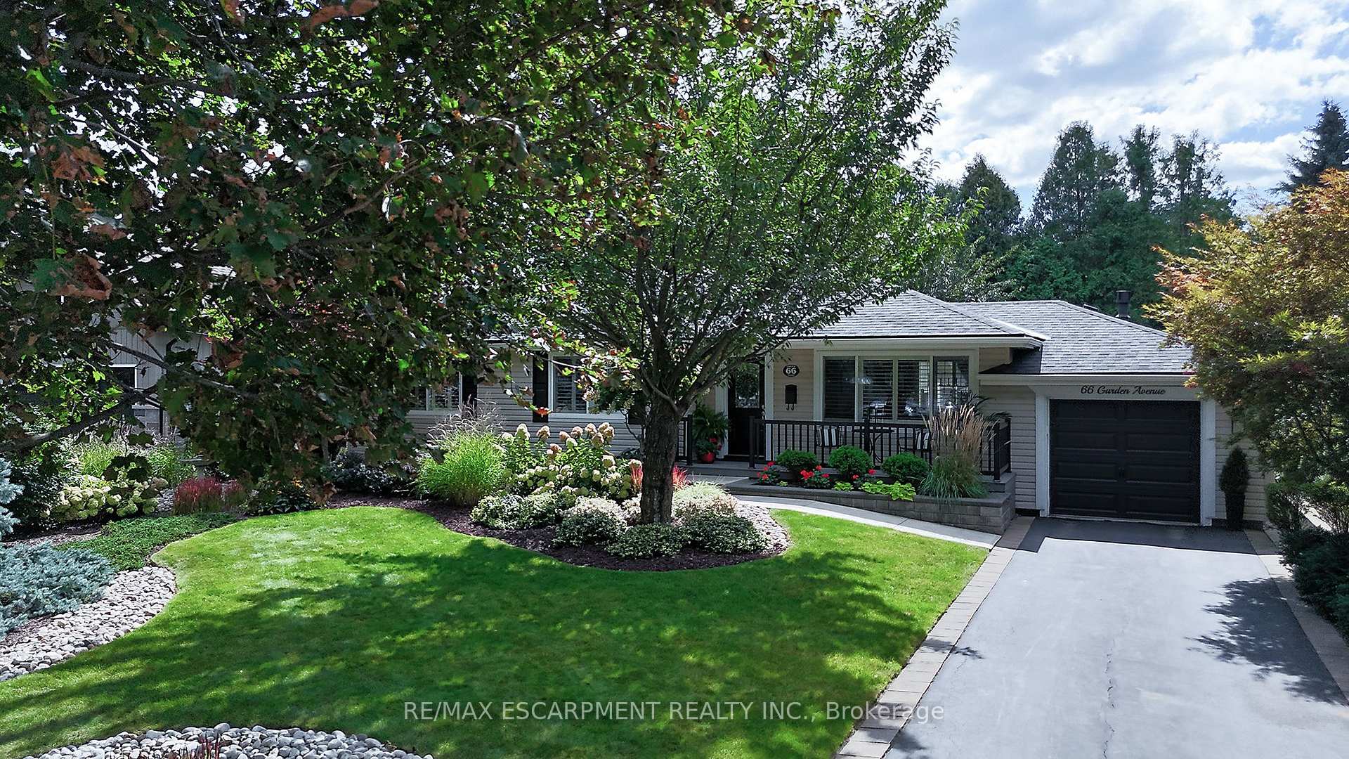 Photo 43 of 66 Garden Avenue, Hamilton, Ancaster — HOMEH