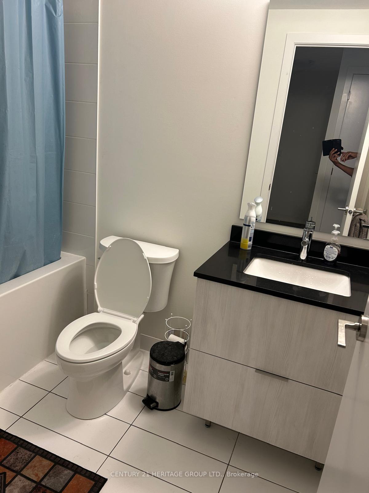 Photo 5 of Unit 1230, 12 David Eyer Road, Richmond Hill, Rural Richmond Hill — HOMEH