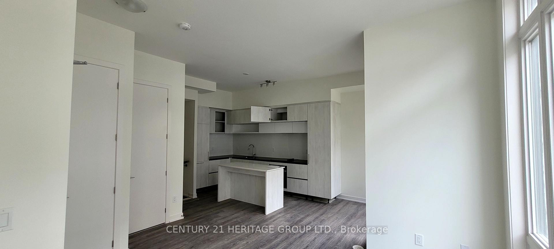 Photo 6 of Unit 1230, 12 David Eyer Road, Richmond Hill, Rural Richmond Hill — HOMEH