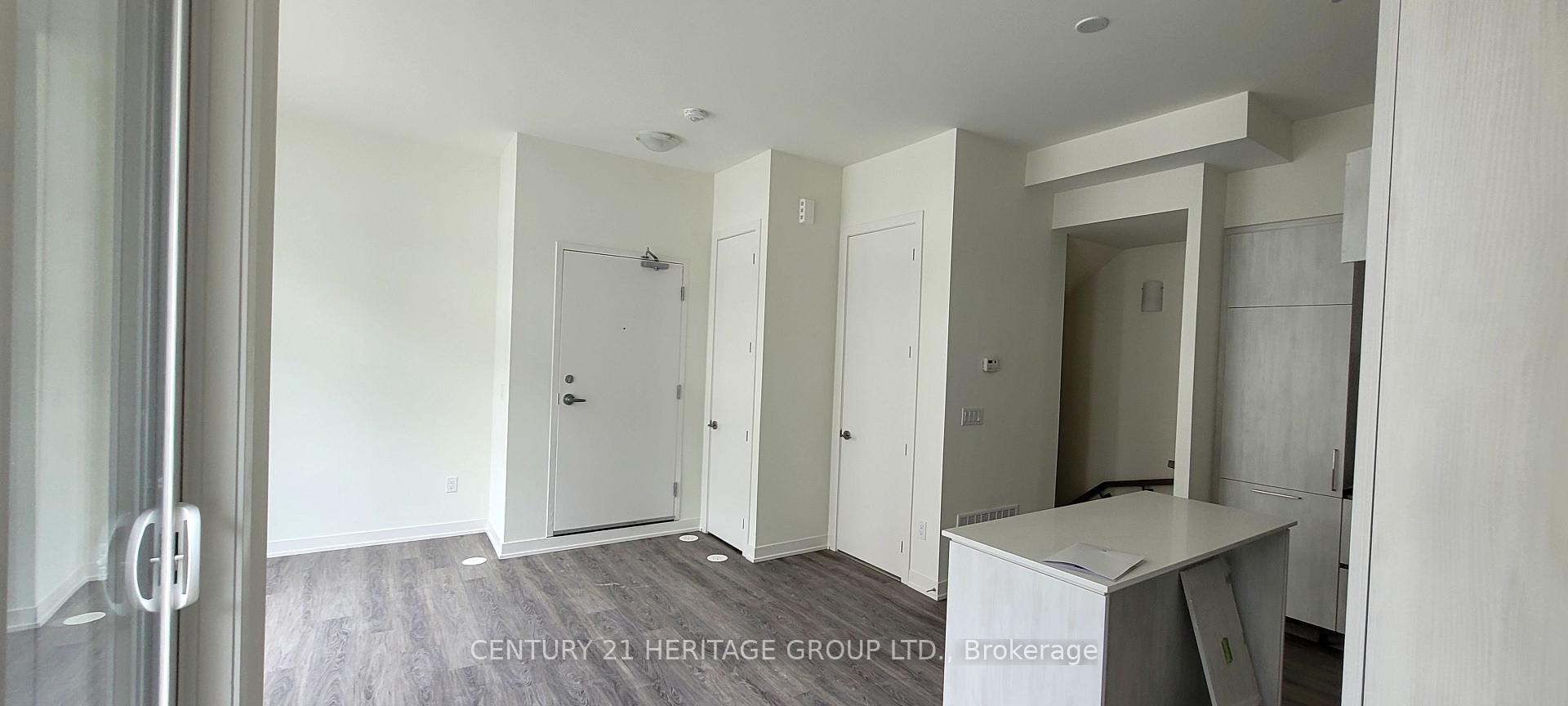 Photo 7 of Unit 1230, 12 David Eyer Road, Richmond Hill, Rural Richmond Hill — HOMEH