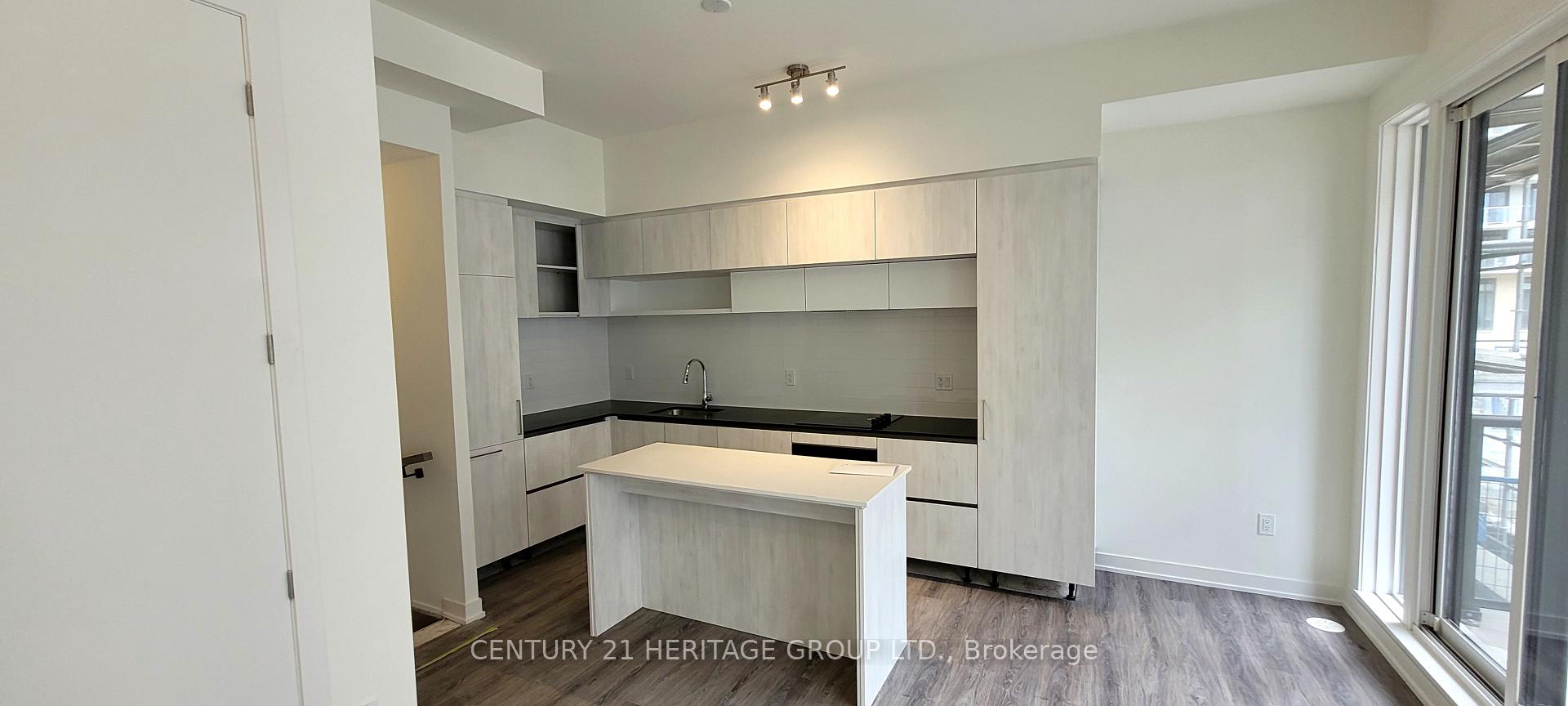 Photo 8 of Unit 1230, 12 David Eyer Road, Richmond Hill, Rural Richmond Hill — HOMEH