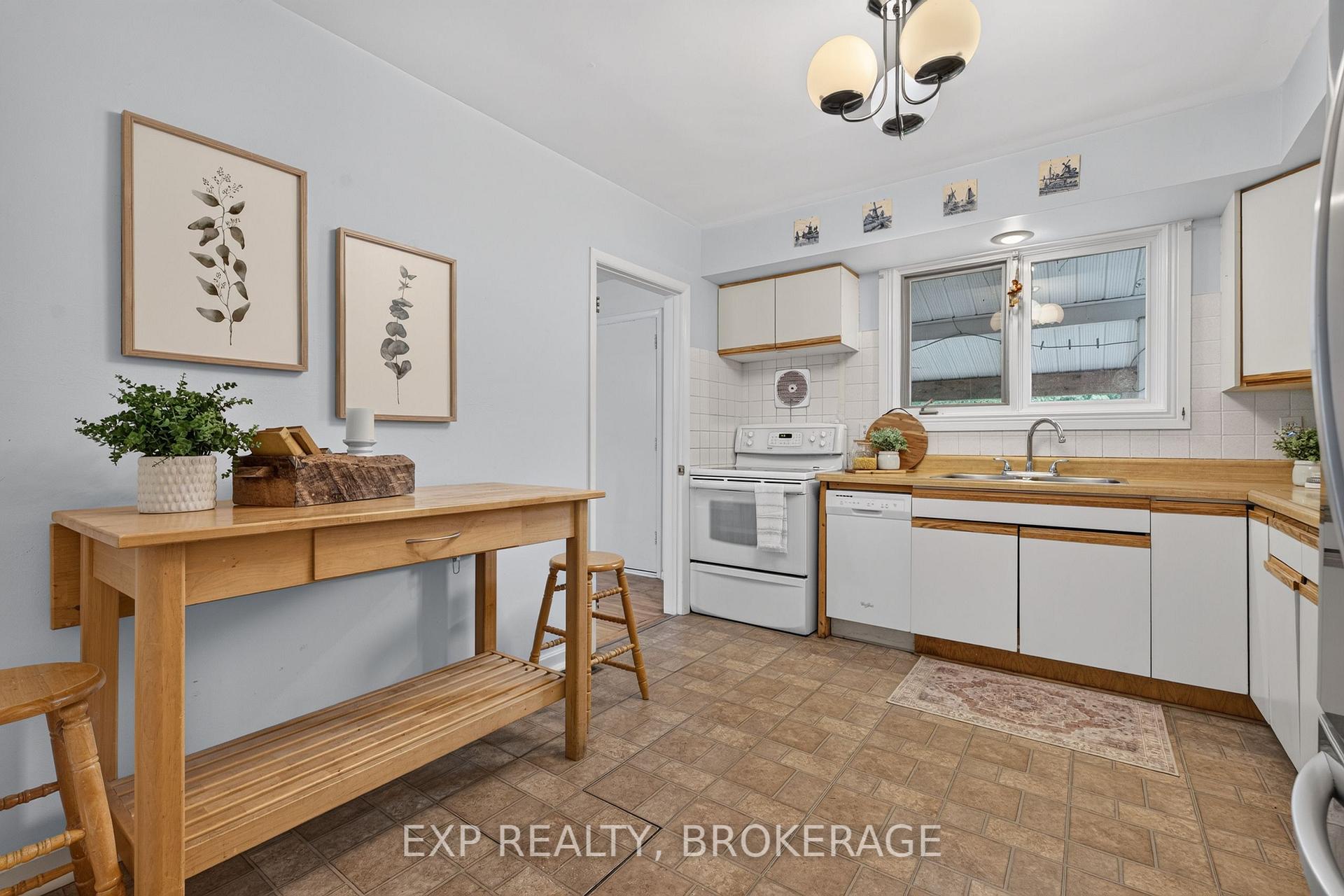 Photo 13 of 11 Pember Place, Kingston, Central City West — HOMEH