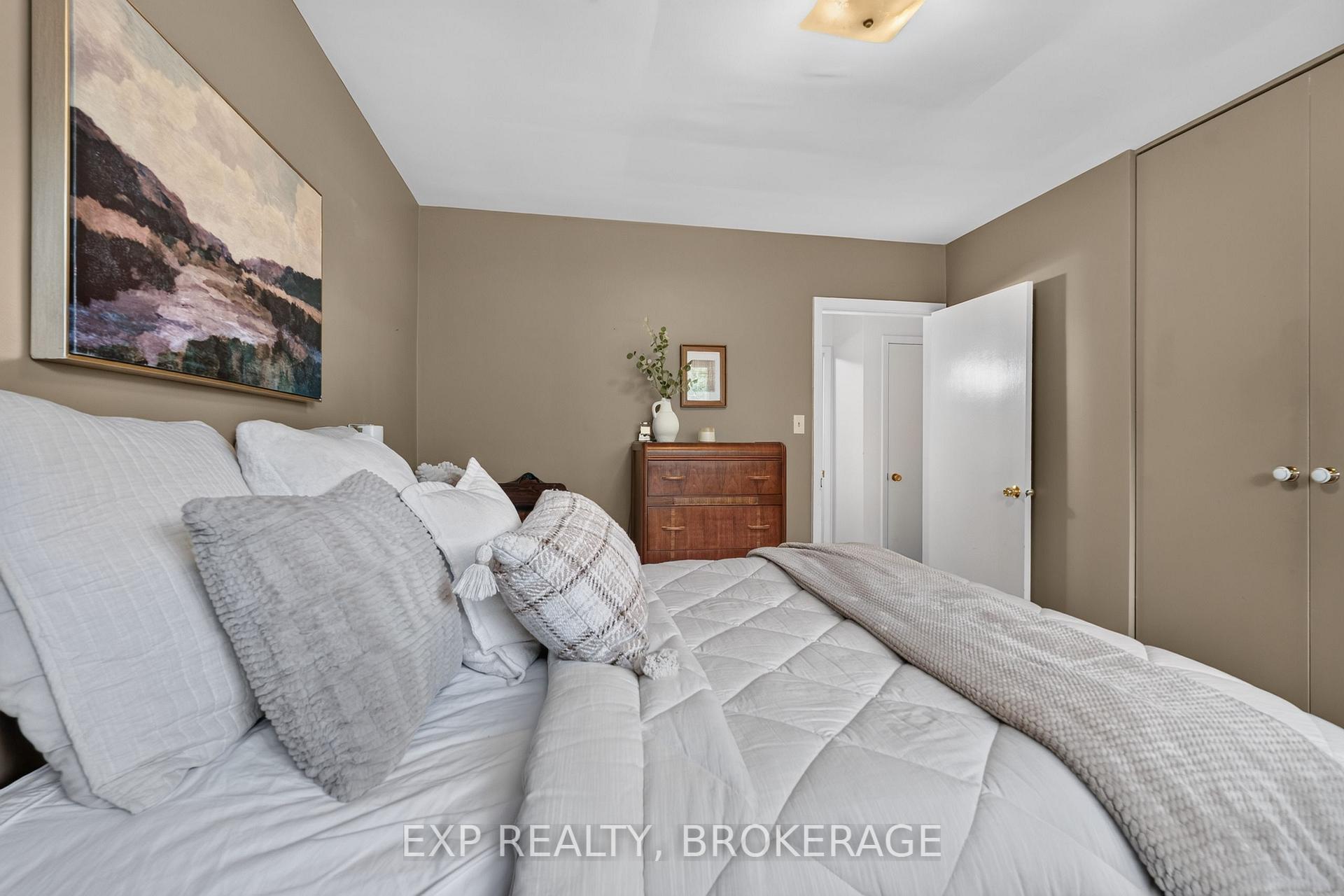 Photo 16 of 11 Pember Place, Kingston, Central City West — HOMEH