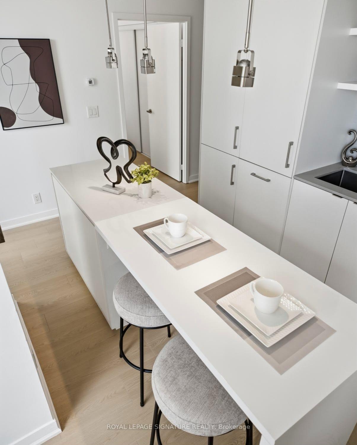 Photo 3 of Unit 1710, 88 Harbour Street, Toronto, Waterfront Communities — HOMEH