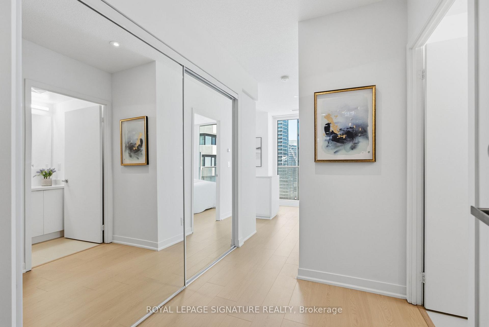 Photo 5 of Unit 1710, 88 Harbour Street, Toronto, Waterfront Communities — HOMEH