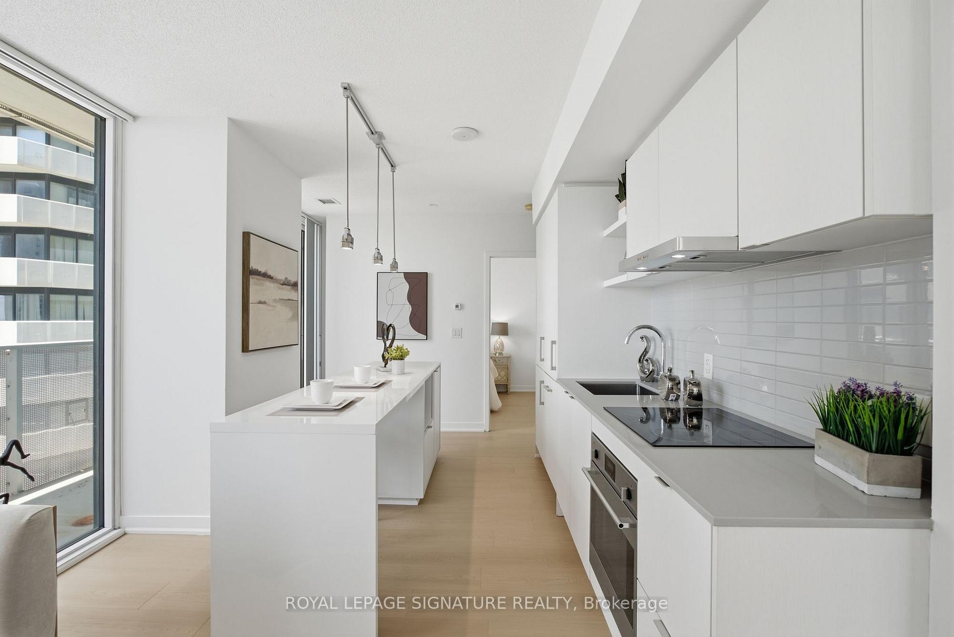 Photo 6 of Unit 1710, 88 Harbour Street, Toronto, Waterfront Communities — HOMEH