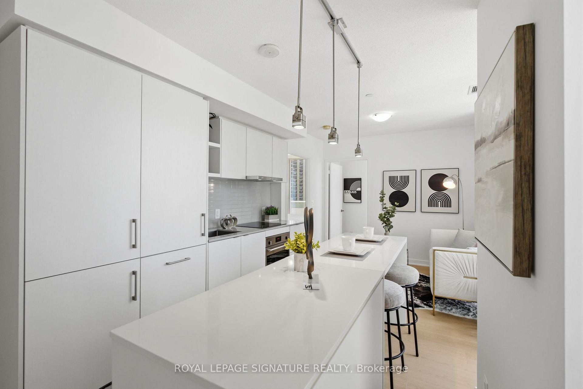 Photo 7 of Unit 1710, 88 Harbour Street, Toronto, Waterfront Communities — HOMEH