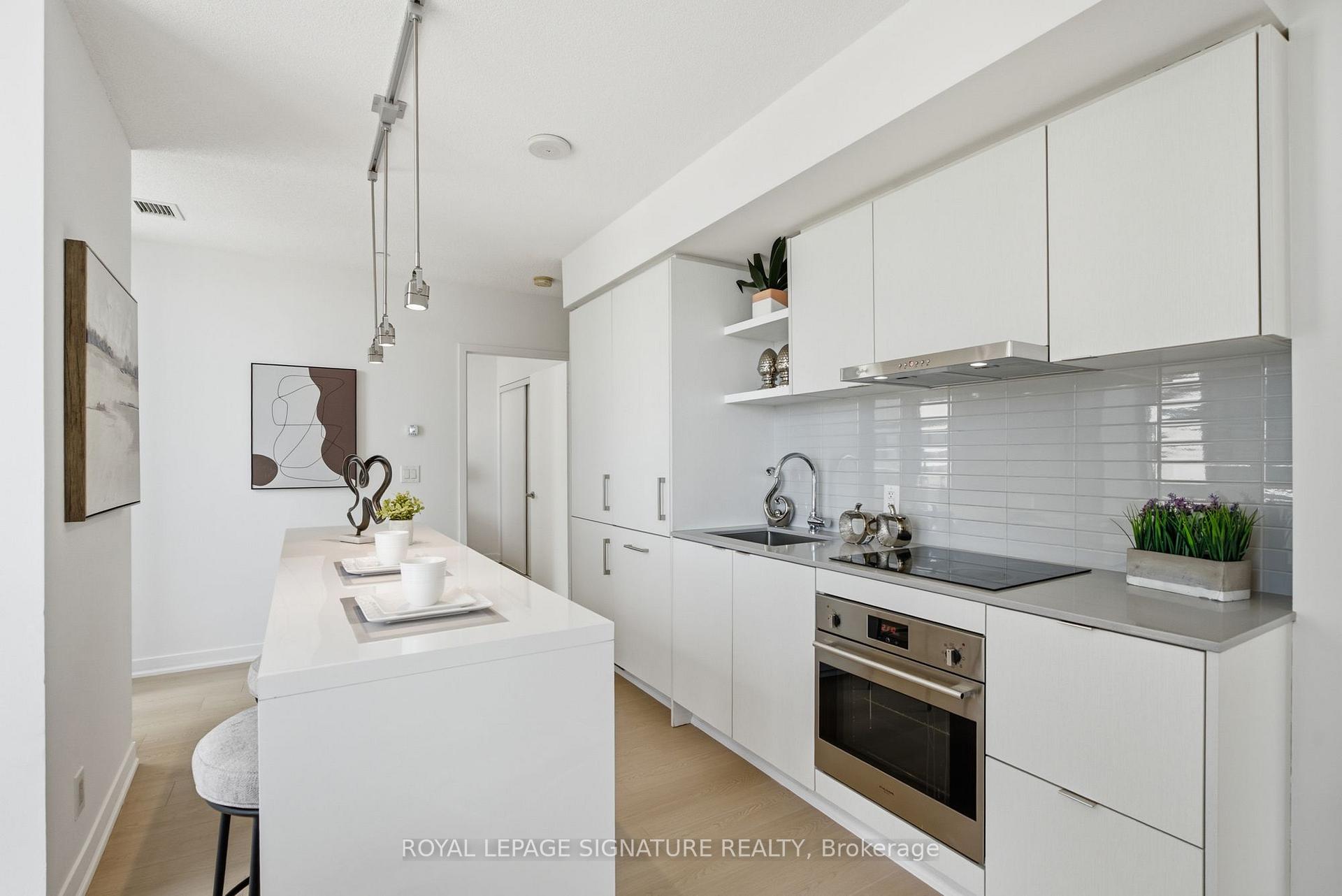 Photo 8 of Unit 1710, 88 Harbour Street, Toronto, Waterfront Communities — HOMEH