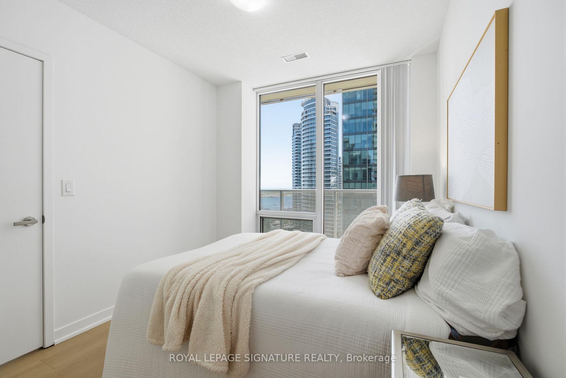 Photo 17 of Unit 1710, 88 Harbour Street, Toronto, Waterfront Communities — HOMEH