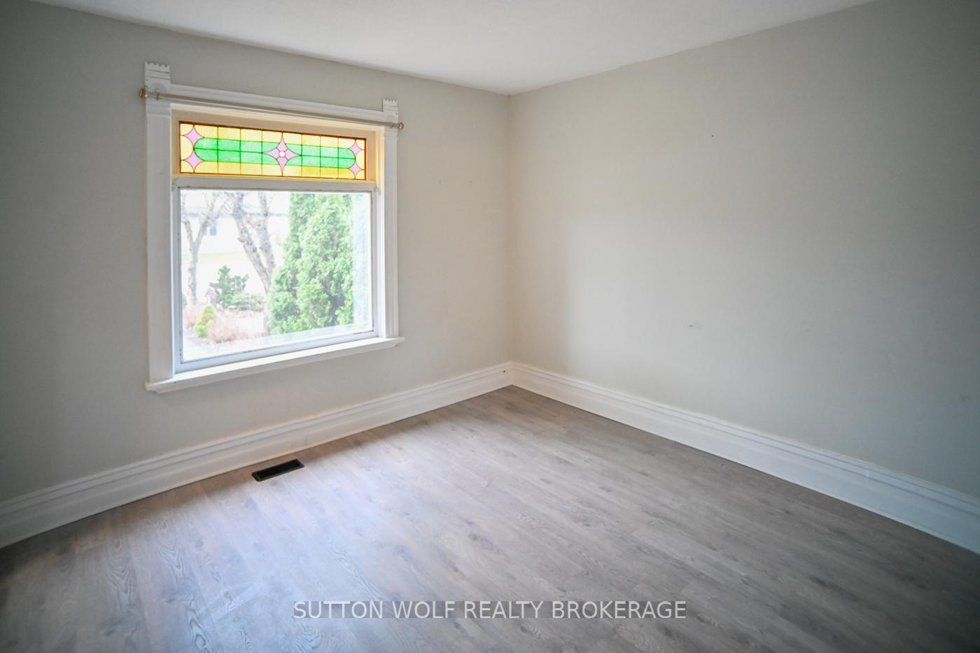Photo 3 of 24 Colborne Street, Strathroy-Caradoc, NE — HOMEH