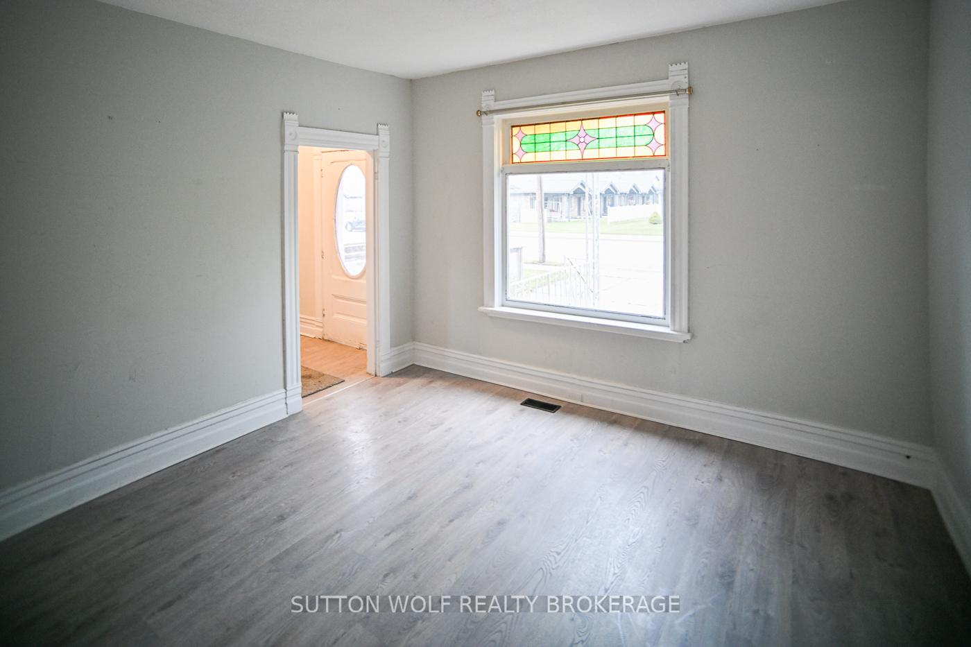 Photo 5 of 24 Colborne Street, Strathroy-Caradoc, NE — HOMEH
