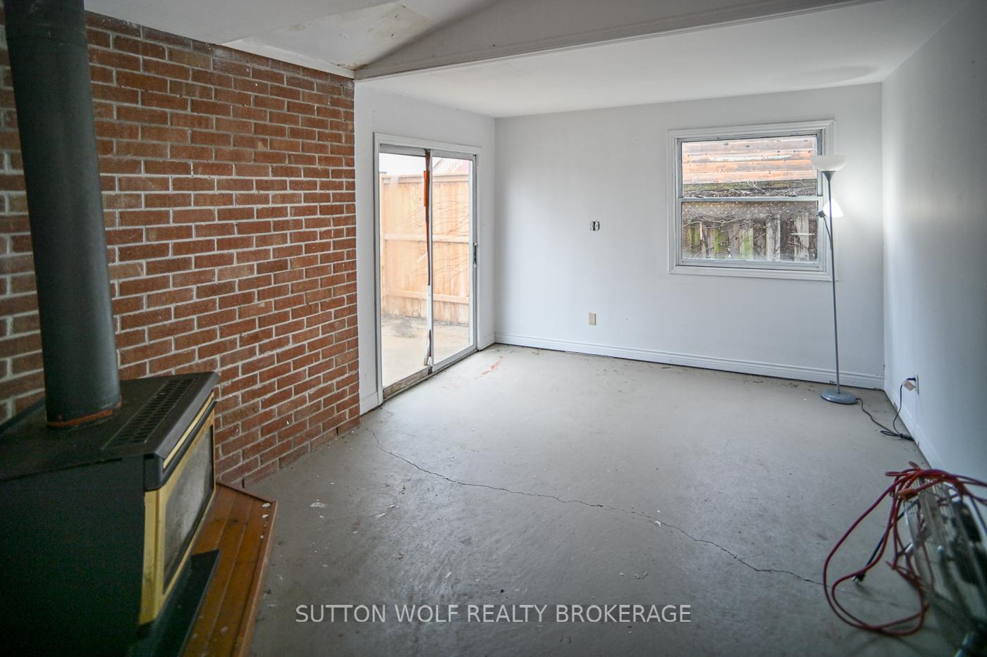 Photo 18 of 24 Colborne Street, Strathroy-Caradoc, NE — HOMEH