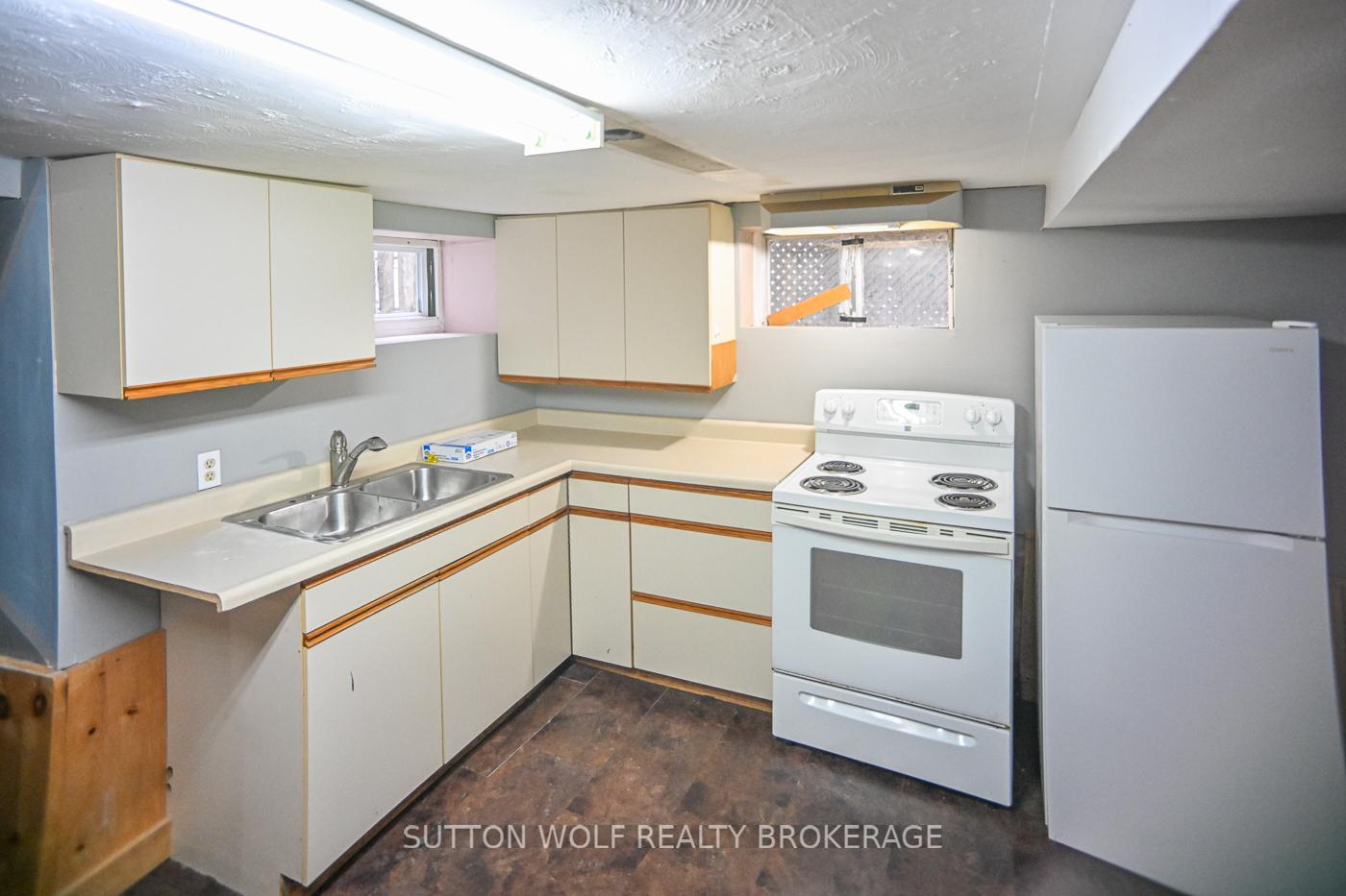 Photo 19 of 24 Colborne Street, Strathroy-Caradoc, NE — HOMEH