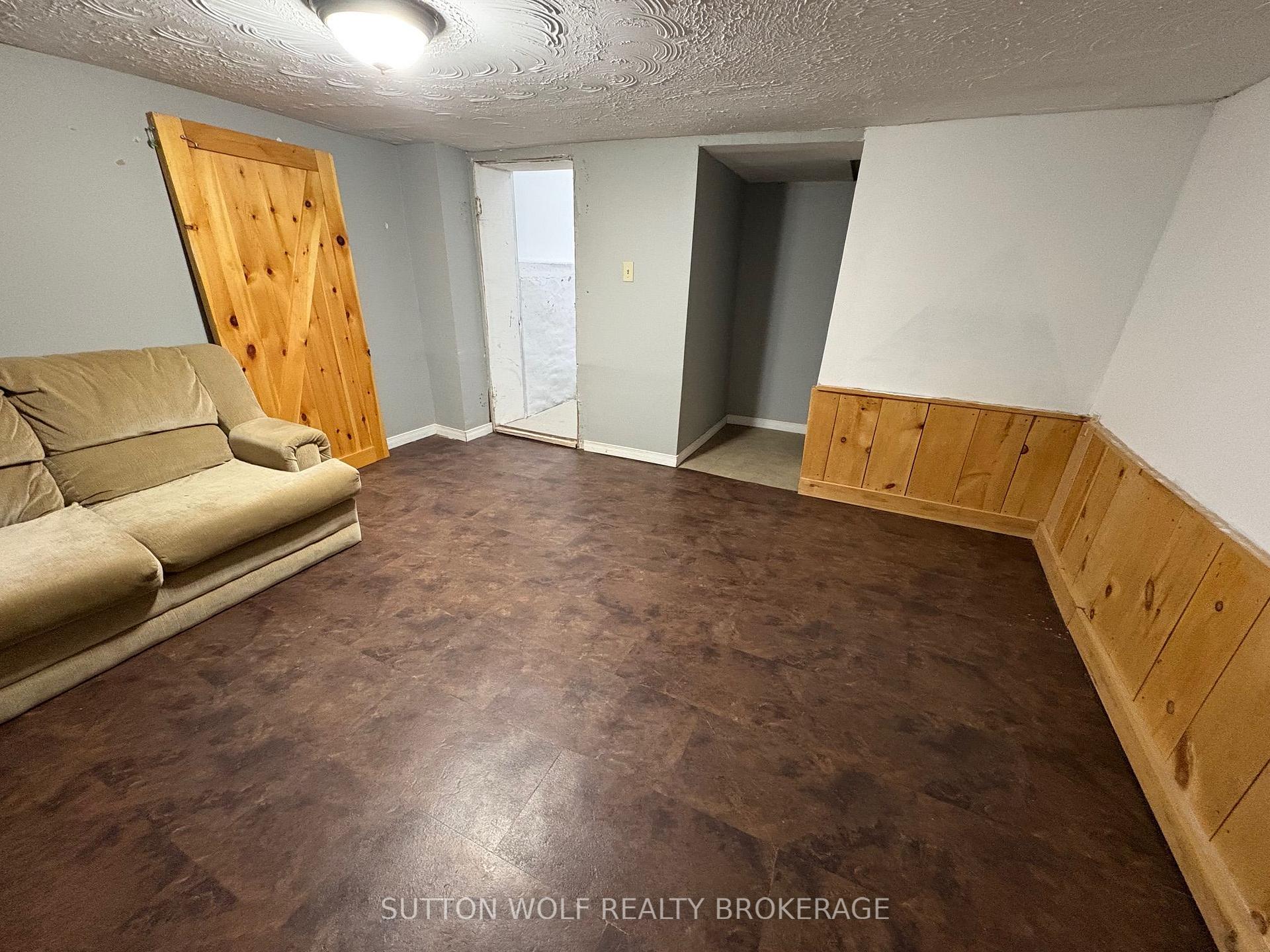 Photo 22 of 24 Colborne Street, Strathroy-Caradoc, NE — HOMEH