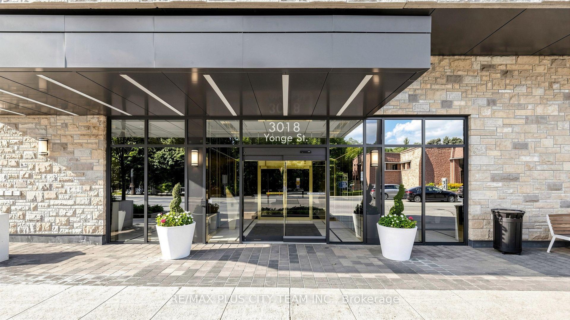 Photo 2 of Unit Uph07, 3018 Yonge Street, Toronto, Lawrence Park South — HOMEH