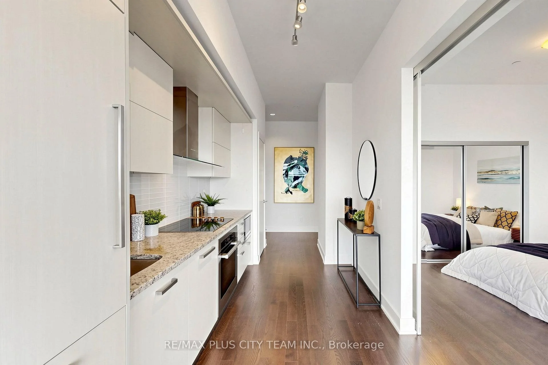 Photo 3 of Unit Uph07, 3018 Yonge Street, Toronto, Lawrence Park South — HOMEH
