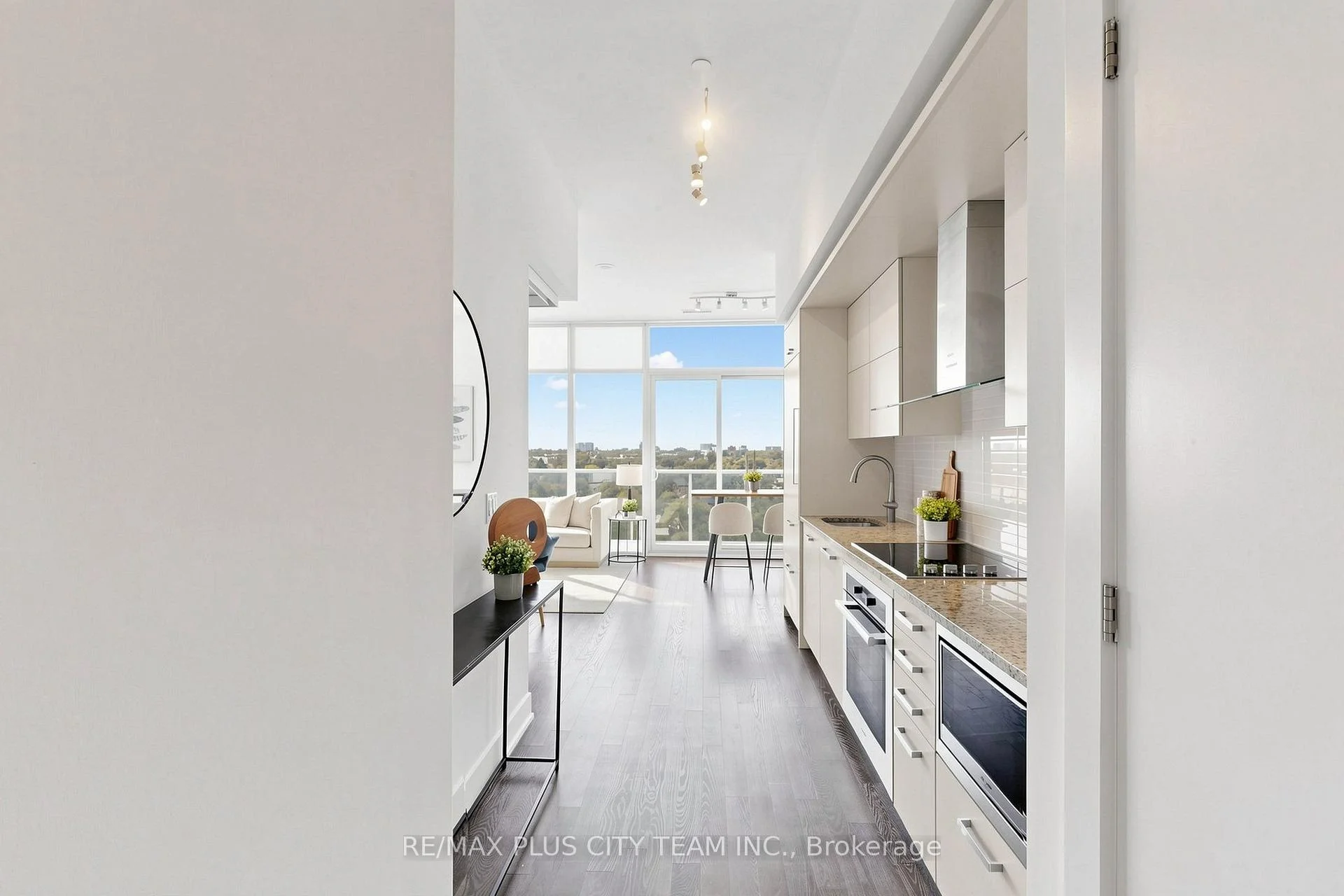 Photo 4 of Unit Uph07, 3018 Yonge Street, Toronto, Lawrence Park South — HOMEH