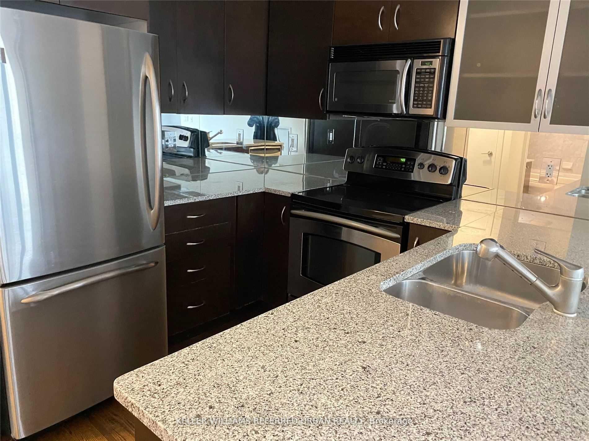 Photo 4 of Unit 1401, 438 King Street W, Toronto, Waterfront Communities — HOMEH