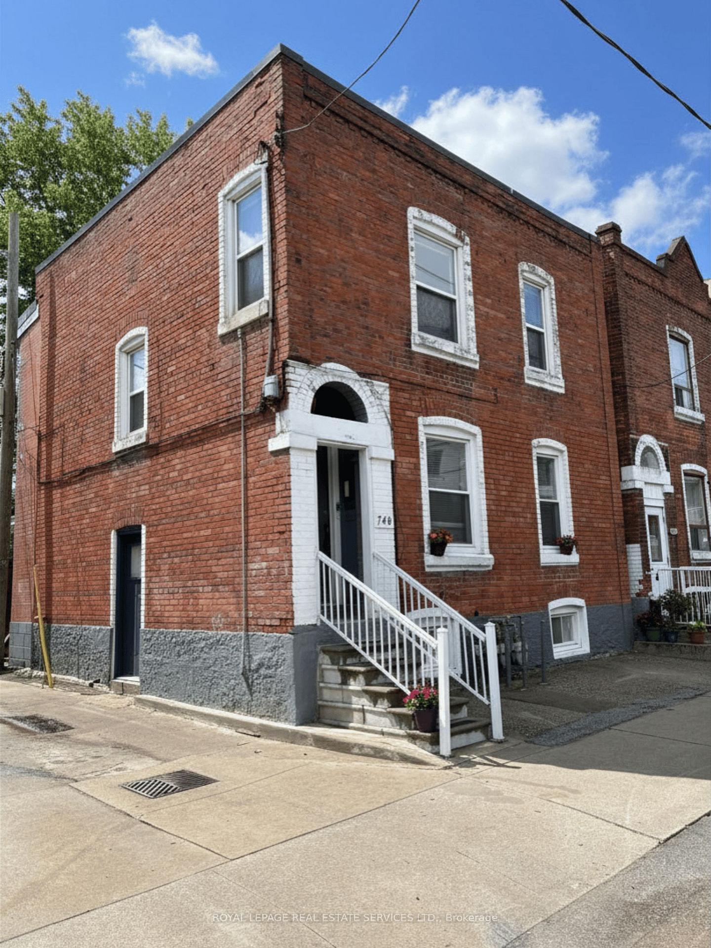 Photo 2 of 740 Lansdowne Avenue, Toronto, Dovercourt-Wallace Emerson-Junction — HOMEH