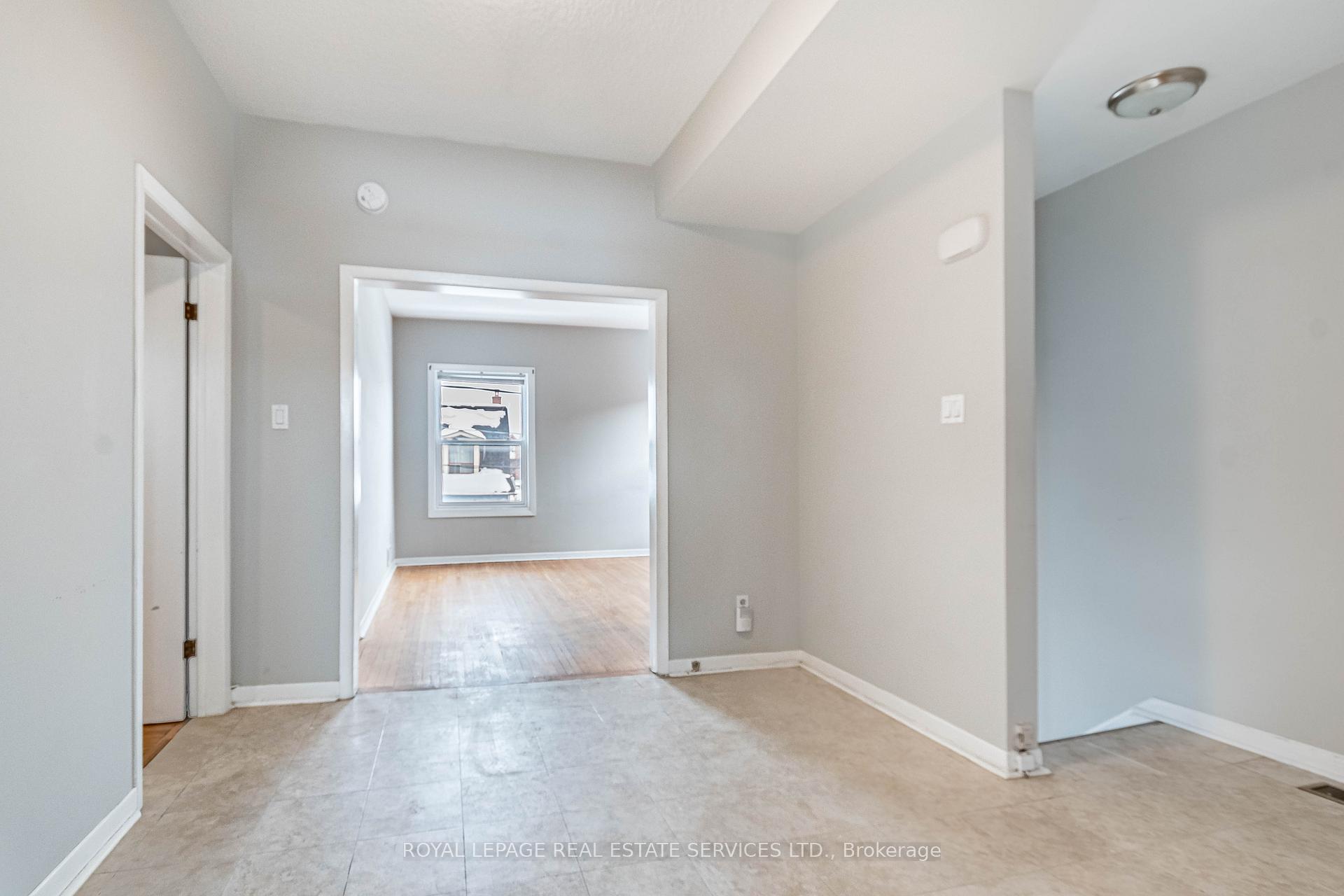 Photo 12 of 740 Lansdowne Avenue, Toronto, Dovercourt-Wallace Emerson-Junction — HOMEH