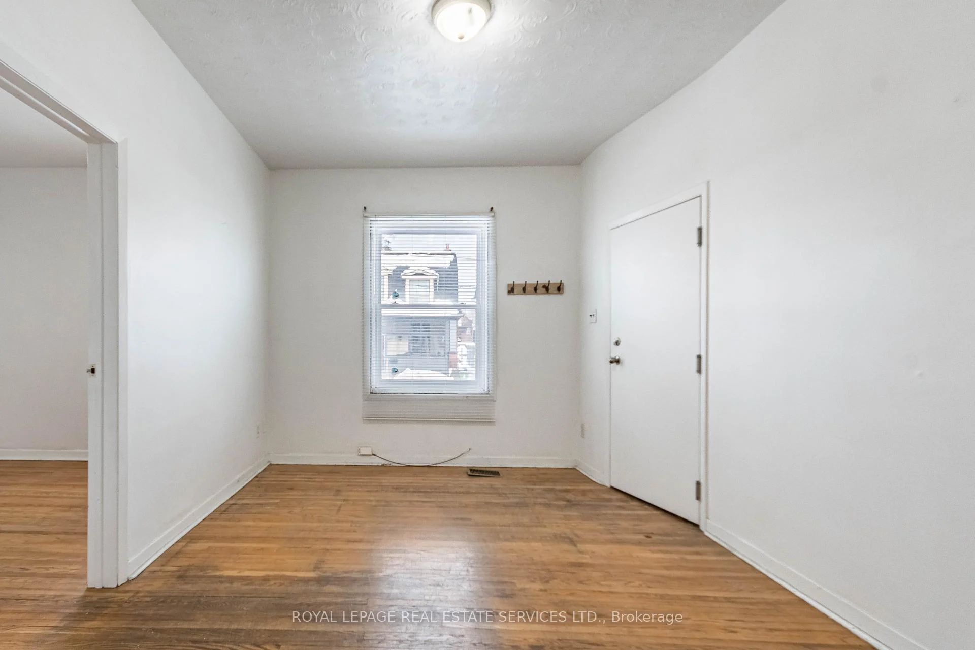 Photo 8 of 740 Lansdowne Avenue, Toronto, Dovercourt-Wallace Emerson-Junction — HOMEH