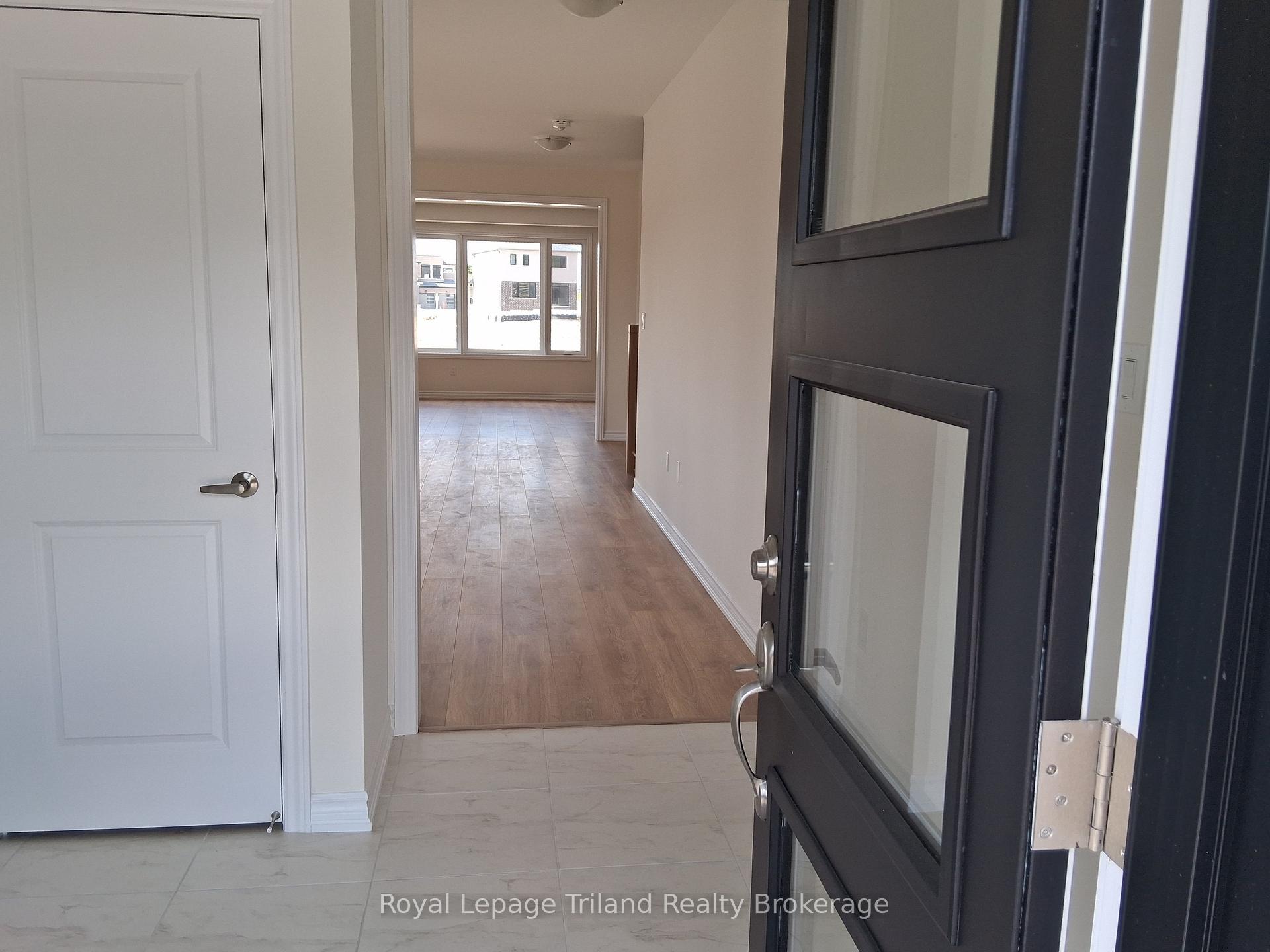 Photo 2 of 959 Trillium Drive, Woodstock, Woodstock - North — HOMEH