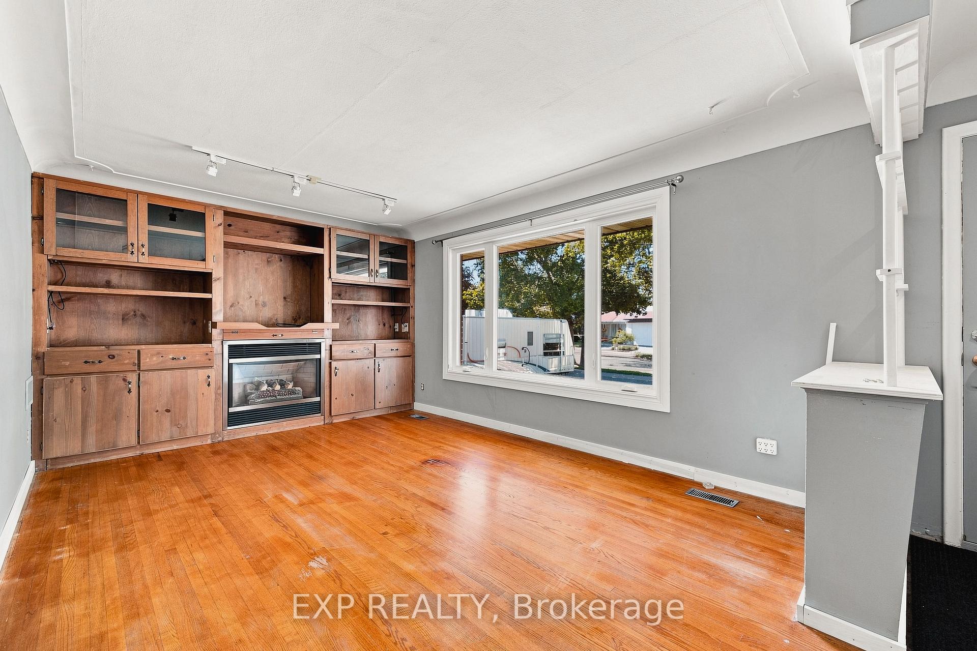 Photo 5 of 30 Gerard Avenue, Kitchener, Vanier - Kitchener — HOMEH