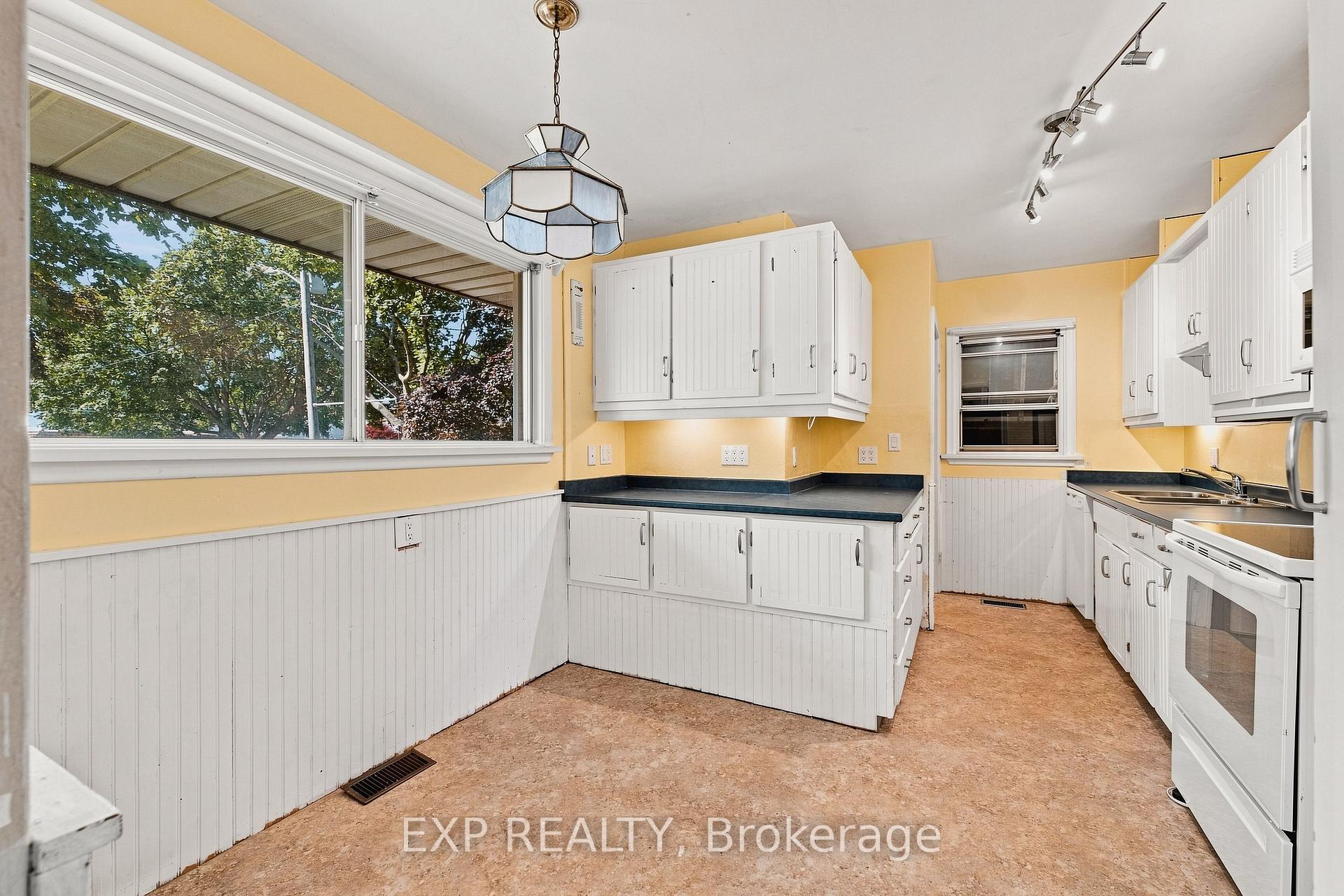Photo 7 of 30 Gerard Avenue, Kitchener, Vanier - Kitchener — HOMEH
