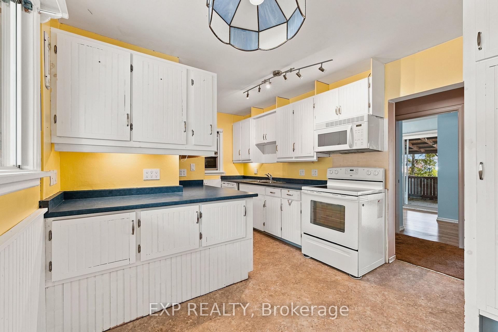 Photo 9 of 30 Gerard Avenue, Kitchener, Vanier - Kitchener — HOMEH