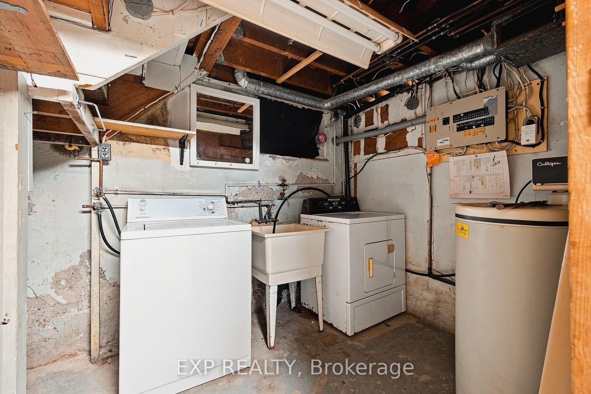 Photo 16 of 30 Gerard Avenue, Kitchener, Vanier - Kitchener — HOMEH