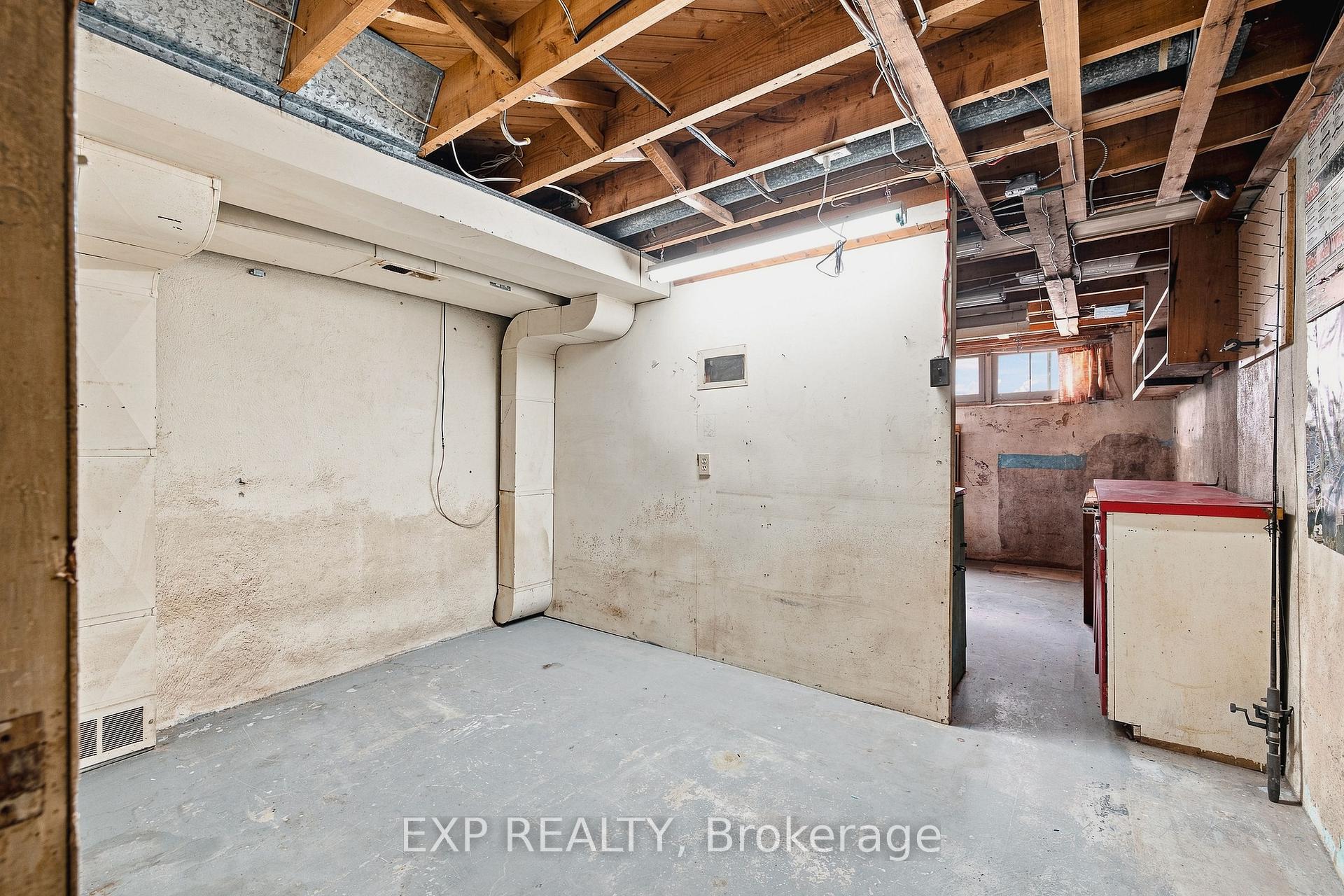 Photo 17 of 30 Gerard Avenue, Kitchener, Vanier - Kitchener — HOMEH