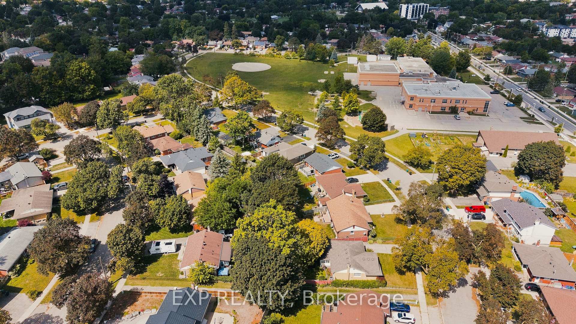Photo 32 of 30 Gerard Avenue, Kitchener, Vanier - Kitchener — HOMEH