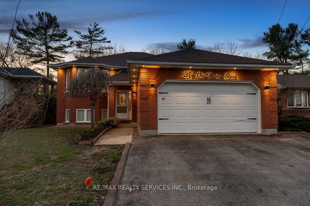 Photo 1 of 254 Old Mosley Street, Wasaga Beach — HOMEH
