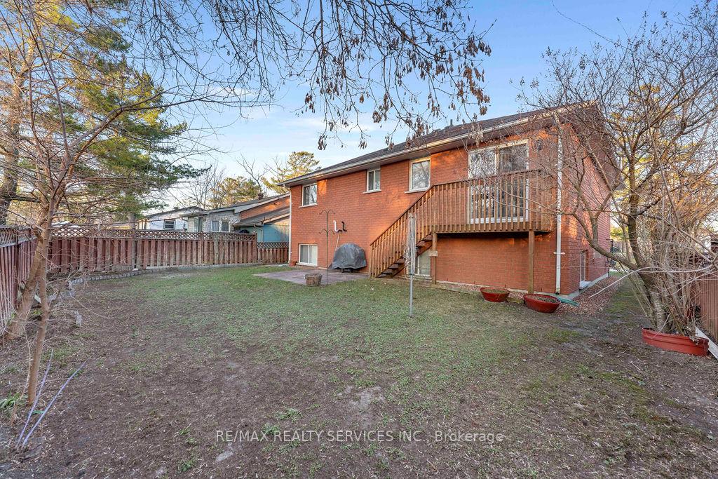 Photo 43 of 254 Old Mosley Street, Wasaga Beach — HOMEH