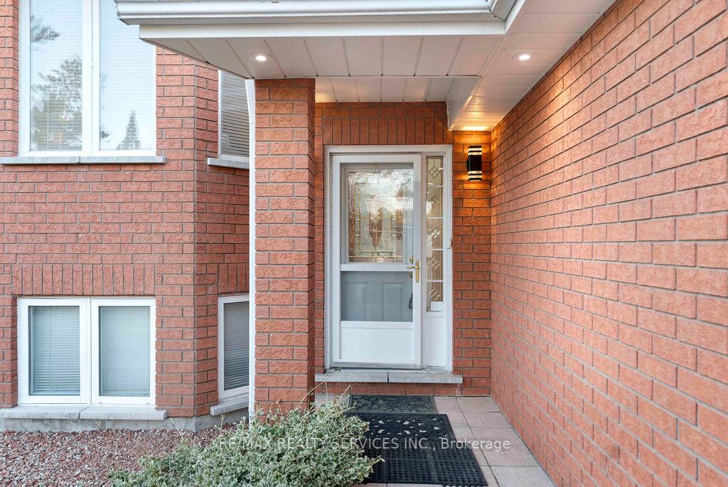 Photo 42 of 254 Old Mosley Street, Wasaga Beach — HOMEH
