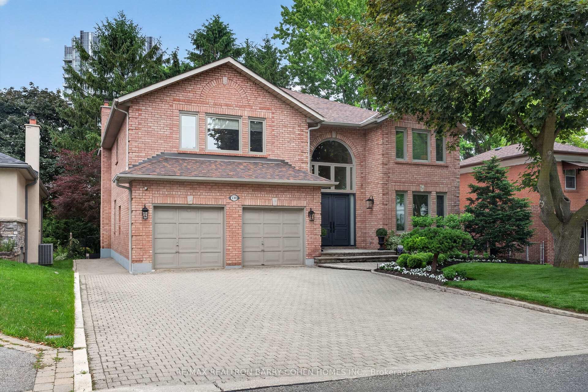 Photo 2 of 110 Upper Canada Drive, North York, St. Andrew-Windfields — HOMEH
