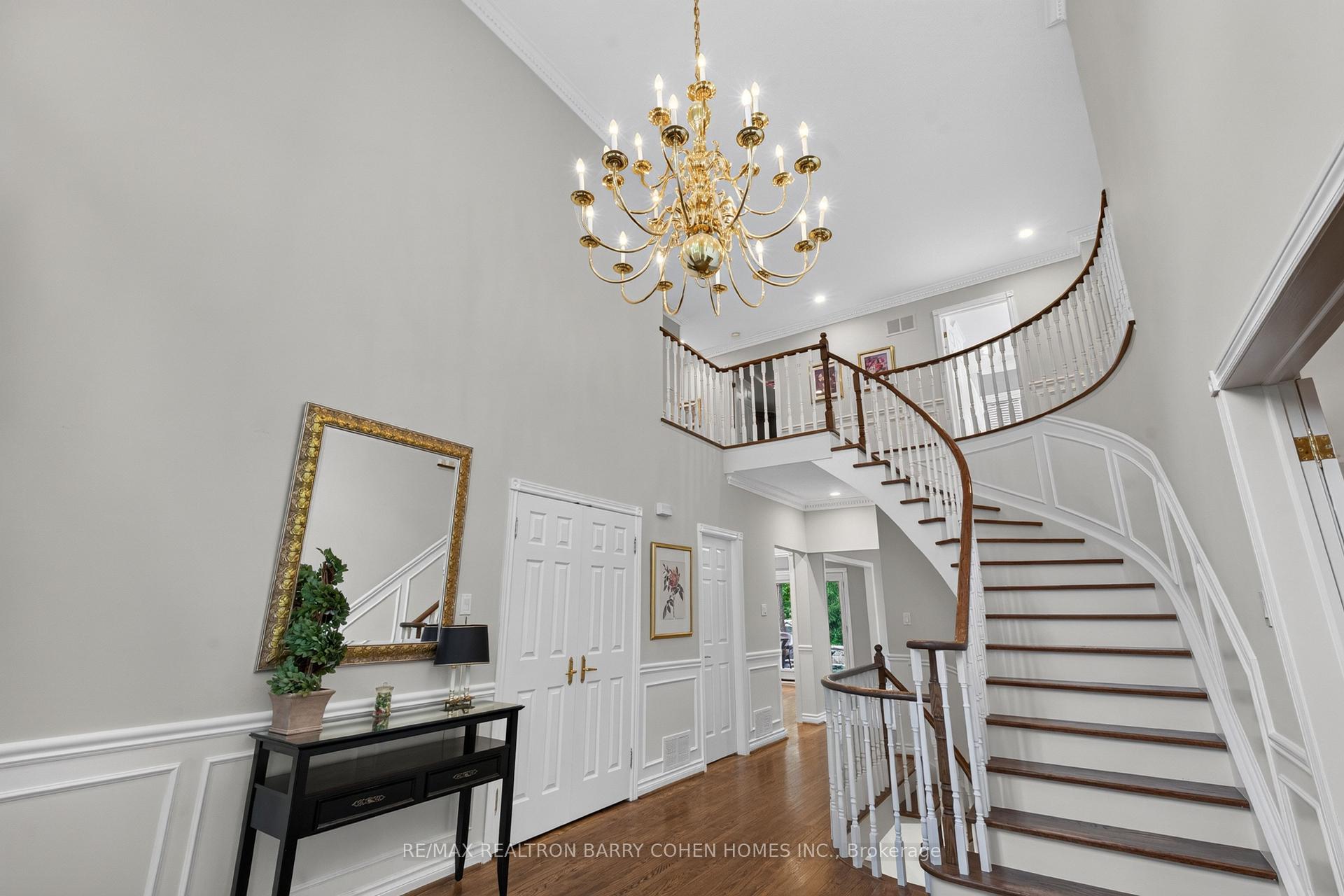 Photo 5 of 110 Upper Canada Drive, North York, St. Andrew-Windfields — HOMEH