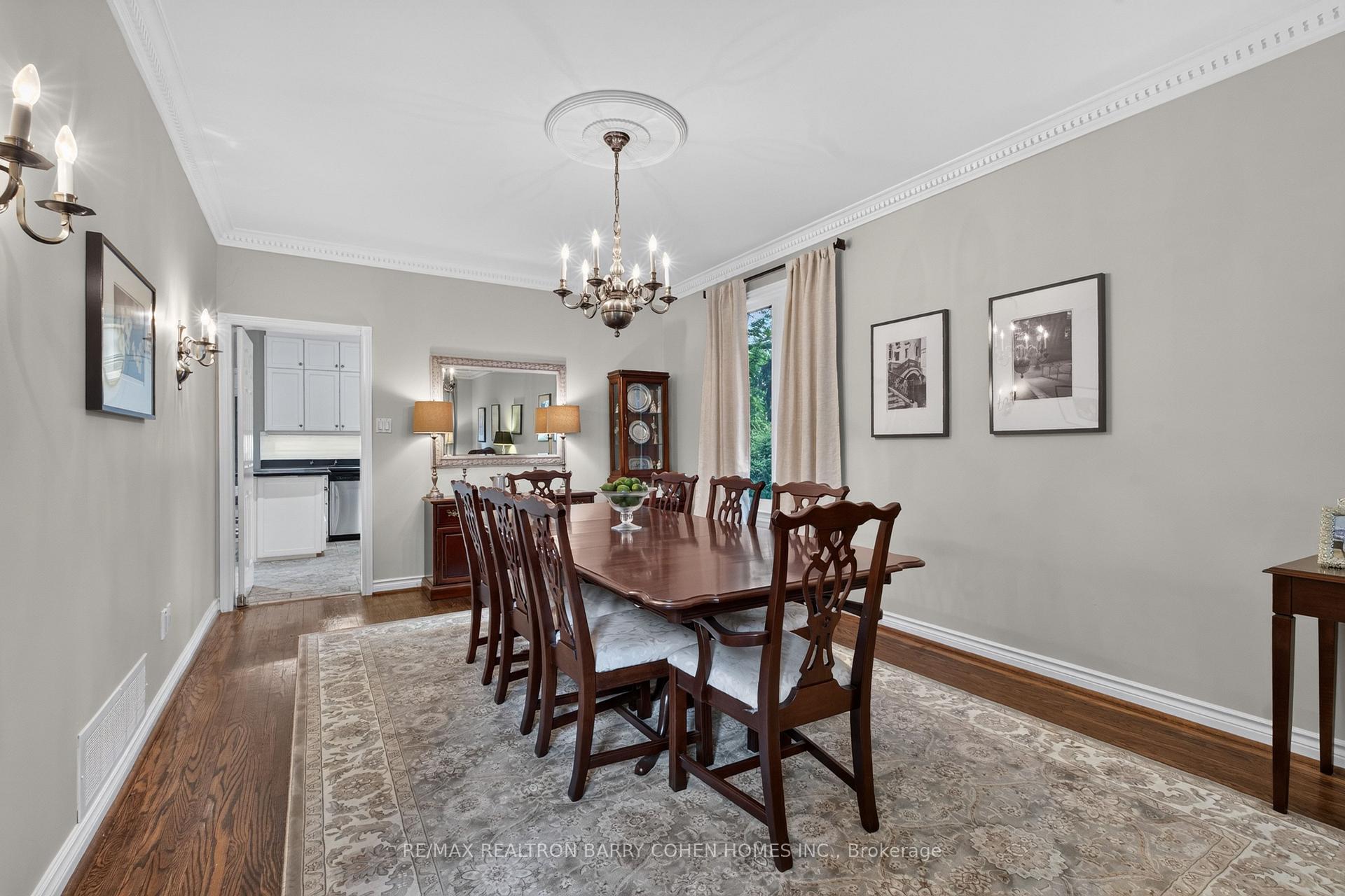 Photo 6 of 110 Upper Canada Drive, North York, St. Andrew-Windfields — HOMEH