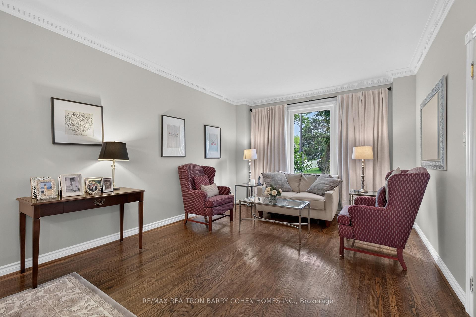 Photo 8 of 110 Upper Canada Drive, North York, St. Andrew-Windfields — HOMEH