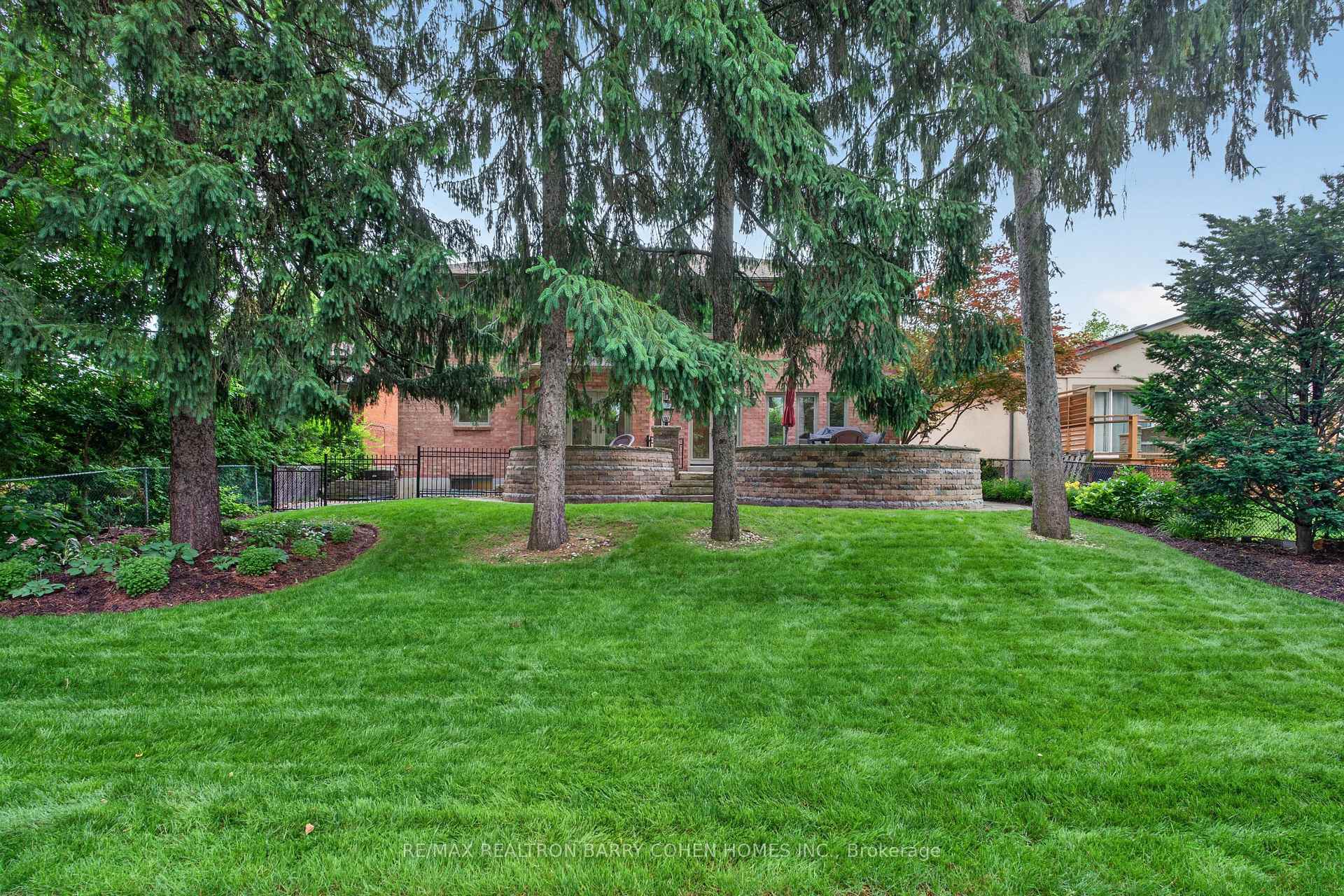 Photo 34 of 110 Upper Canada Drive, North York, St. Andrew-Windfields — HOMEH