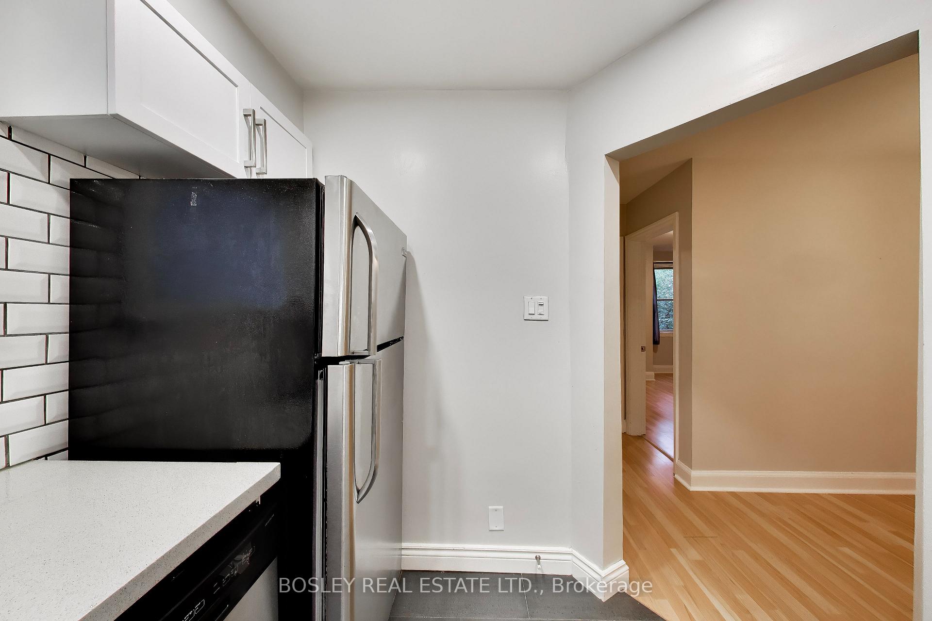 Photo 5 of Unit Main, 100 Kildonan Drive, Scarborough, Birchcliffe-Cliffside — HOMEH