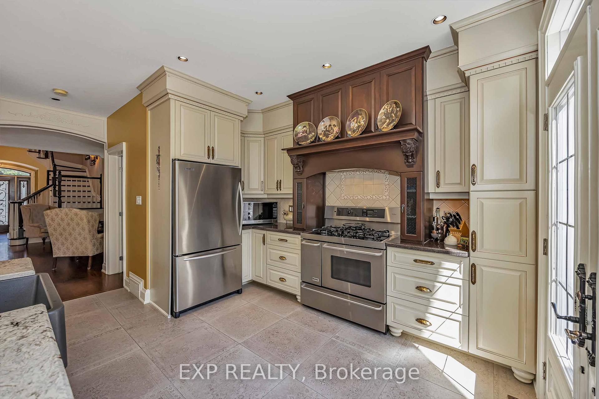 Photo 7 of 1388 Emerald Gate Avenue, Ottawa, Emerald Woods/Sawmill Creek — HOMEH