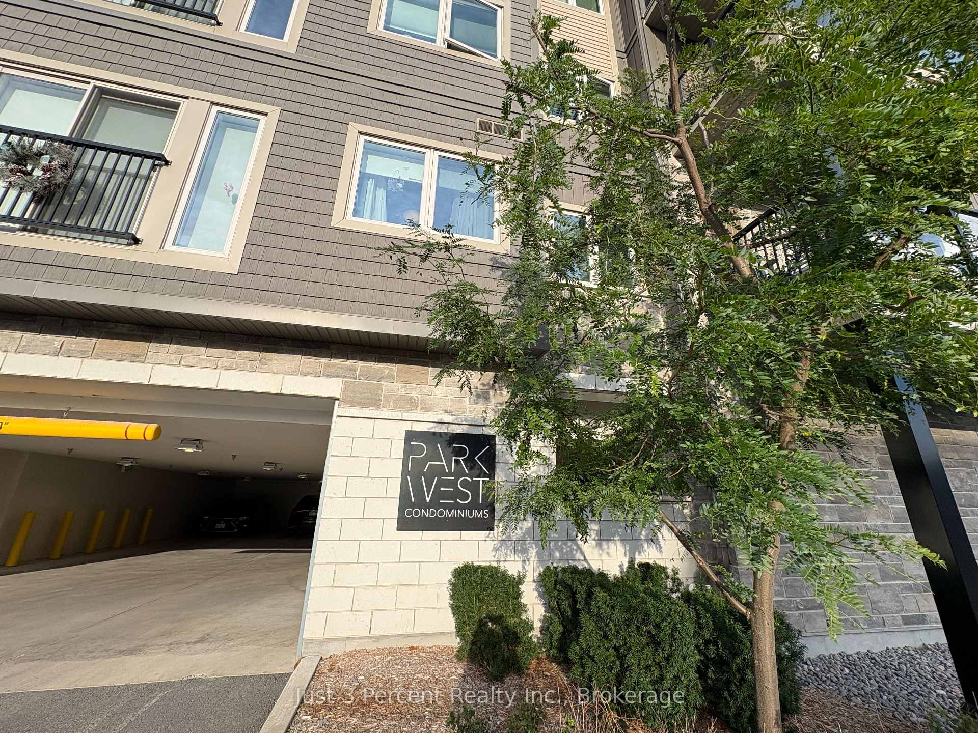 Photo 4 of Unit 101, 344 Florence Drive, Peterborough, Monaghan Ward 2 — HOMEH