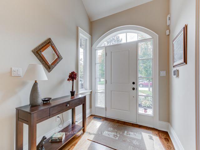 Photo 4 of 42 Mervyn Avenue, Etobicoke, Islington-City Centre West — HOMEH