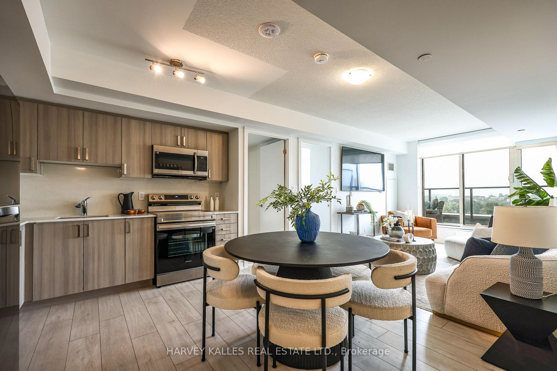 Photo 4 of Unit 606, 556 Marlee Avenue, North York, Yorkdale-Glen Park — HOMEH
